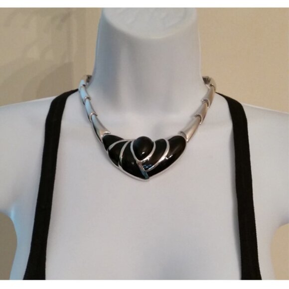 Vintage Napier Silver tone and black enamel collar necklace dressy statement. - Picture 2 of 5
